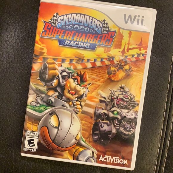 Wii Skylanders SUPERCHARGERS RACING video game MINT CONDITION - Picture 1 of 5